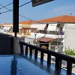 Cosy Family Near The Sea 波利克罗诺